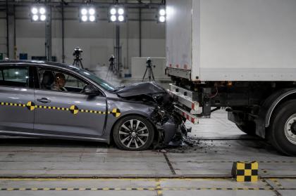 Euro NCAP: Τα φορτηγά παραμένουν σοβαρός κίνδυνος για τα επιβατικά 